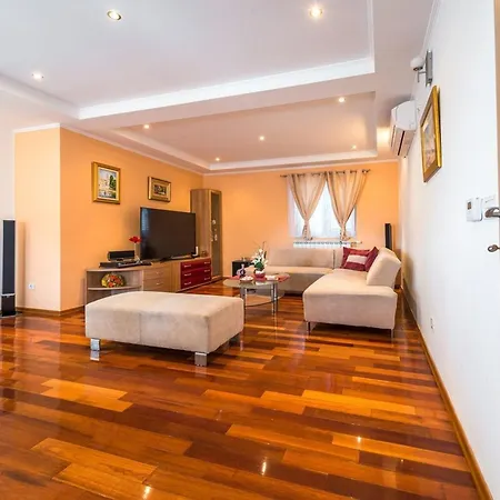 House Sunset Apartment *