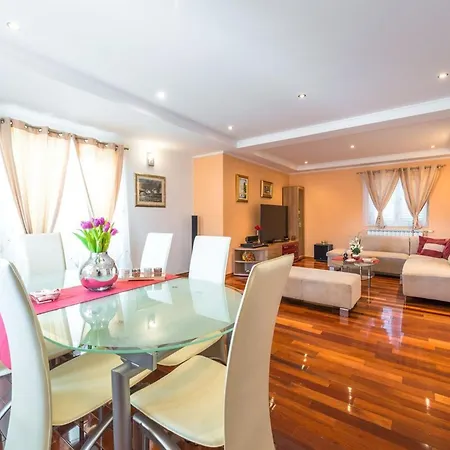 House Sunset Apartment *